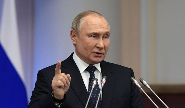 Putin, "Rusya yaptırım savaşıyla karşı karşıya"