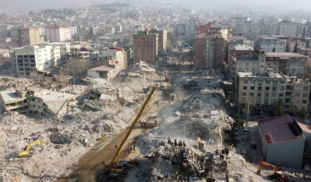 Deprem bölgesinde 100 milyon ton enkaz çıkması bekleniyor