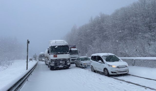 Bolu Dağı geçişi trafiğe kapandı