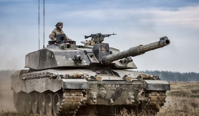 Ukrayna Challenger 2 tanklarını teslim aldı