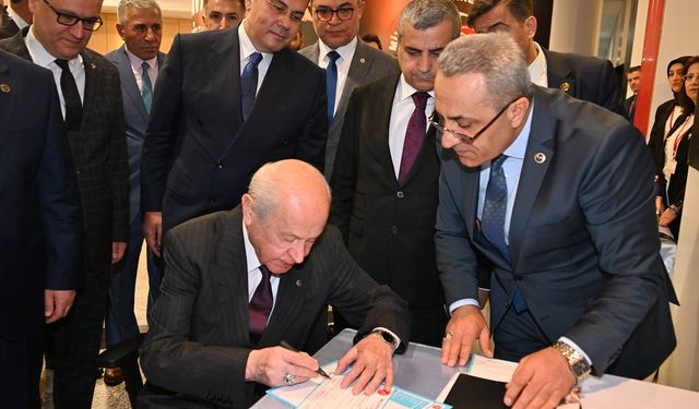 Devlet Bahçeli adaylık başvurusunu yaptı