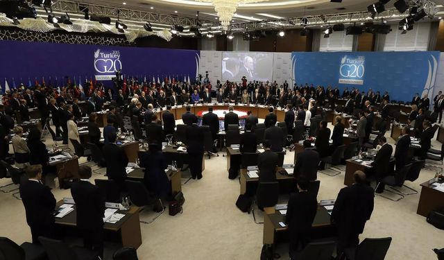 G20 Toplantısı'nda saygı duruşu