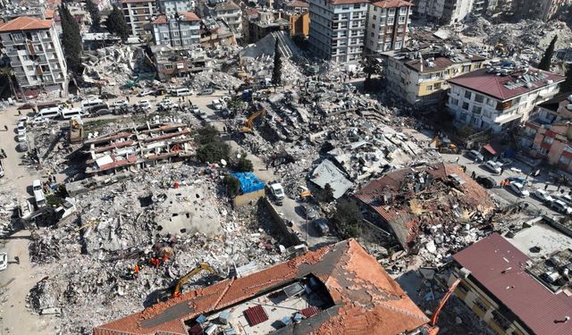 Depremde yıkılan binanın projesi eksik, yapı malzemesi yetersiz çıktı