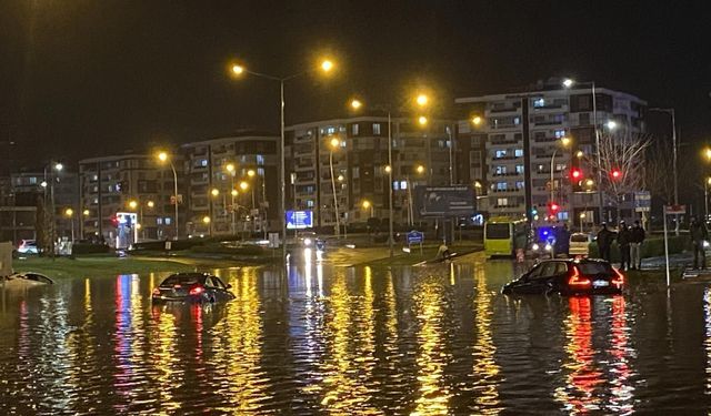 Meteoroloji'den 12 şehir için sarı ve turuncu kodlu alarm! Kuvvetli yağışa dikkat!