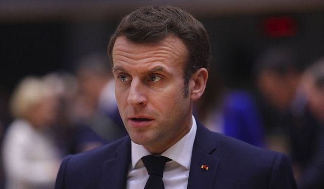 Macron, Nijer'in istenmeyen kişi ilan ettiği büyükelçilerini geri çekmeyeceklerini söyledi