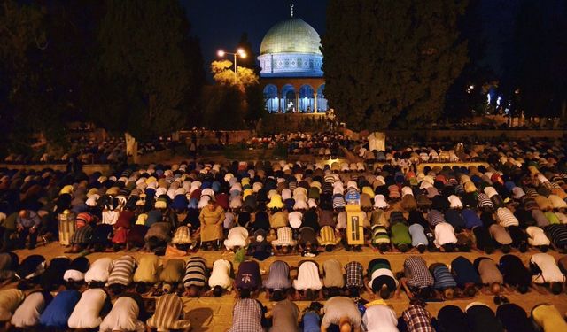 Mescidi Aksa’da ilk teravih namazı kılındı