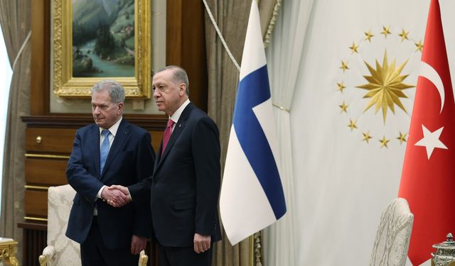 Finlandiya'ya NATO yolu açıldı