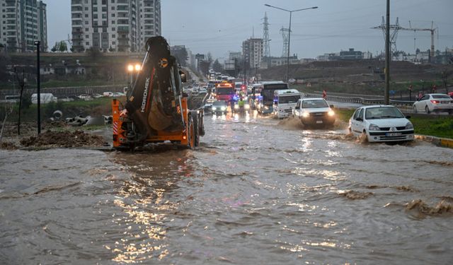 Deprem bölgesinde kuvvetli yağış bekleniyor