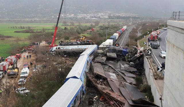 Yunanistan Ulaştırma Bakanı istifa etti