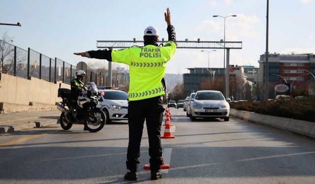 Ankara ve İstanbul'da 19 Mayıs sebebiyle bazı yollar trafiğe kapatılacak