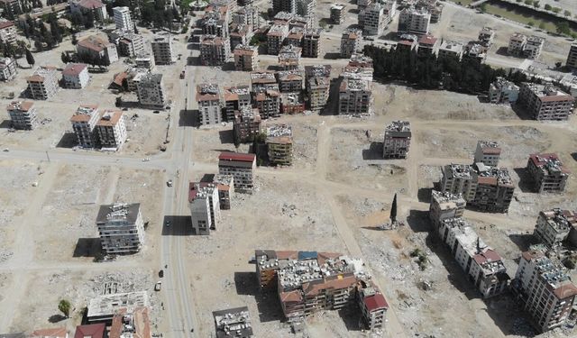 Deprem bölgesindeki enkazın yüzde 70'i kaldırıldı