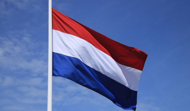 Hollanda ekonomisi resesyona girdi