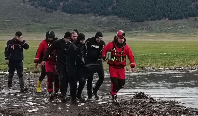 Hayvanlarını kurtarmak için girdiği çayda can verdi