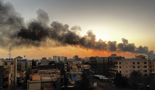 Sudan’da başkent Hartum çevresinde yoğun çatışmalar sürüyor