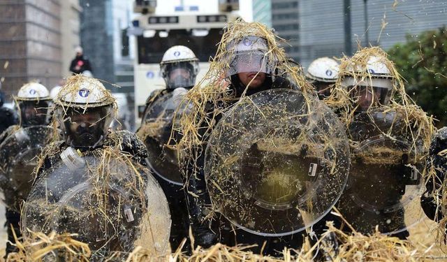 Avrupalı çiftçiler, protestoya başladı: 'Çiftçi yoksa gıda da yok'