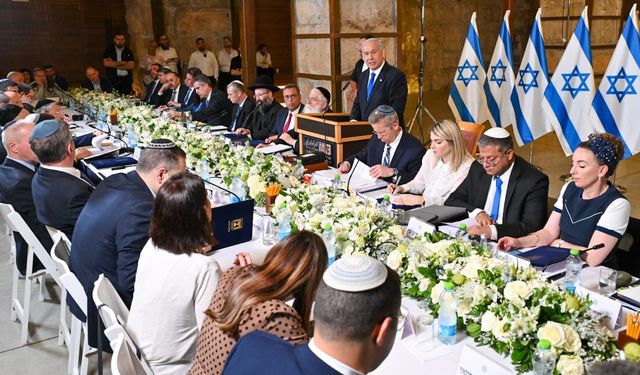 İşgal rejimi yönetimi, haftalık toplantısını Ağlama Duvarı'nın altındaki tünellerde yaptı