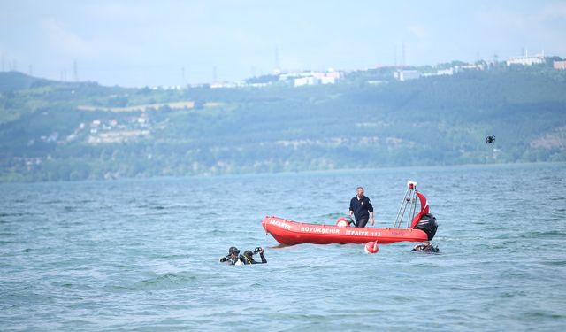 Sapanca Gölü'ne giren 17 yaşındaki genç boğuldu