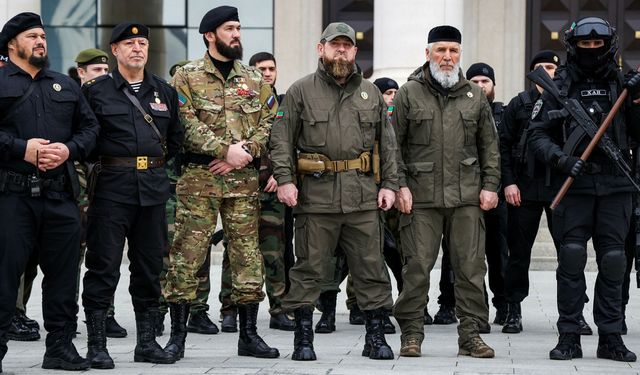 Rusya’nın sınırına gönüllü Çeçen birlikleri konuşlandı