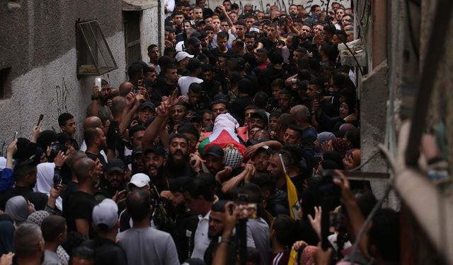 İşgal rejiminin Nablus baskınında katlettiği Filistinli son yolculuğuna uğurlandı