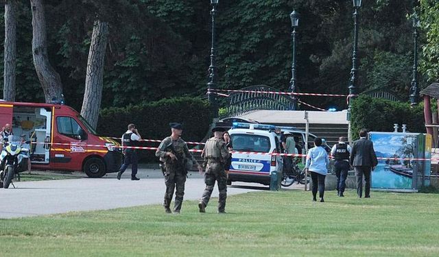 Fransa'daki bıçaklı saldırıda terör bulgusu olmadığı açıklandı