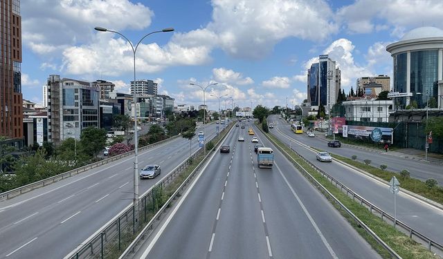 İstanbul'da bazı yollar trafiğe kapatıldı