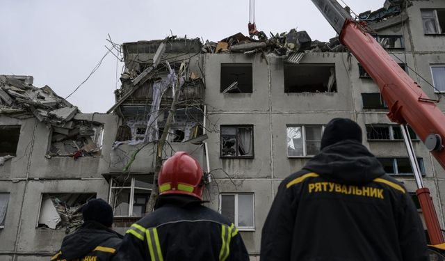 Rusya’nın Voronej şehrinde İHA apartmana düştü: 3 kişi yaralandı