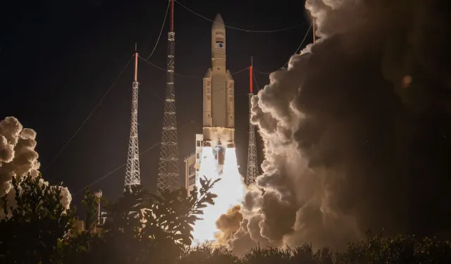 Avrupa Uzay Ajansının Ariane 5 roketi son kez fırlatıldı