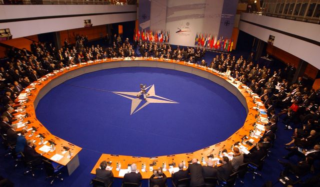 İsveç, NATO'nun 32. üyesi oldu