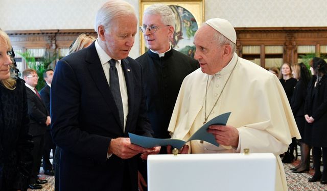 Biden, Papa'nın temsilcisi ile "Ukrayna'daki çocuklar" konusunu görüşecek