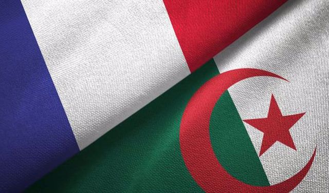 Cezayir, Fransa’ya kaçırılan 2 milyon tarihi belgeyi almaya hazırlanıyor