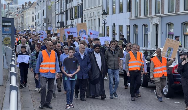 Hollanda’da Kur'an-ı Kerim saldırıları protesto edildi