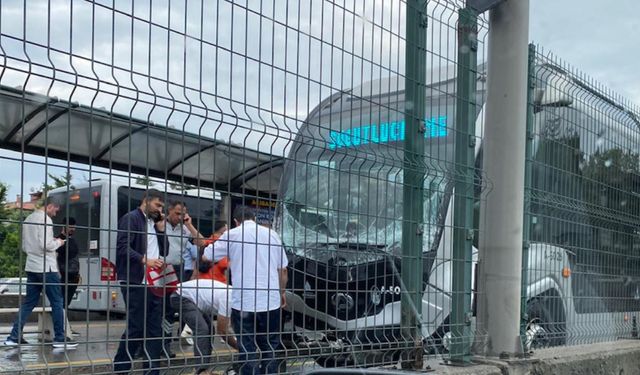 İstanbul'da 3 saat arayla iki metrobüs kazası