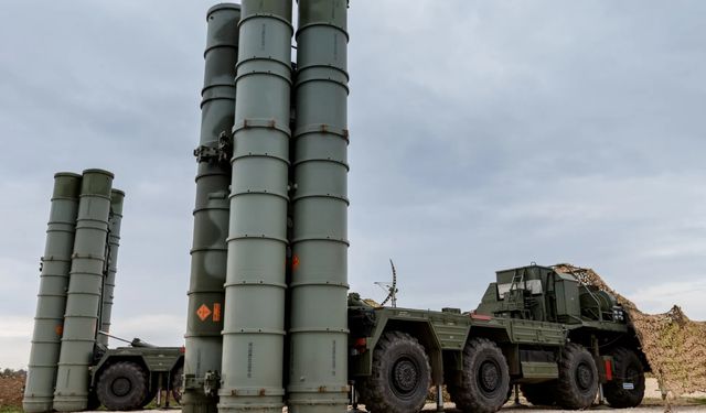 Ukrayna: Rusya’ya ait S-400 füze savunma sistemi imha edildi