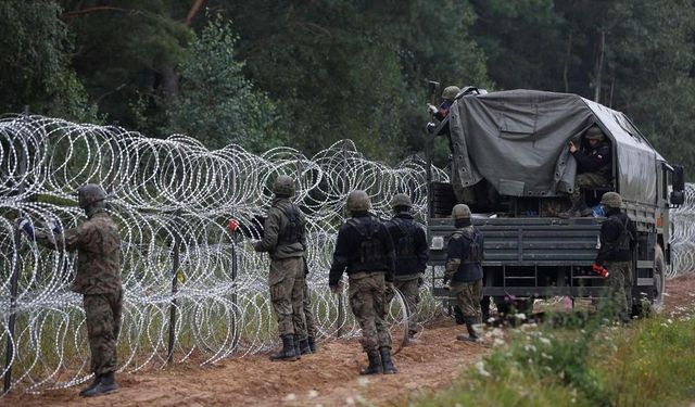 Polonya, Belarus sınırındaki asker sayısını artırma kararı aldı