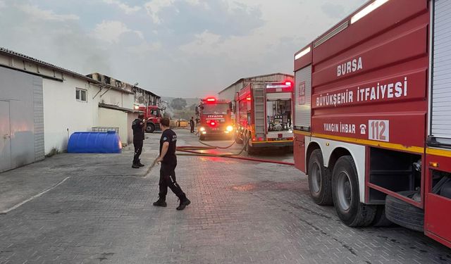 Bursa'da fabrikada çıkan yangın söndürüldü