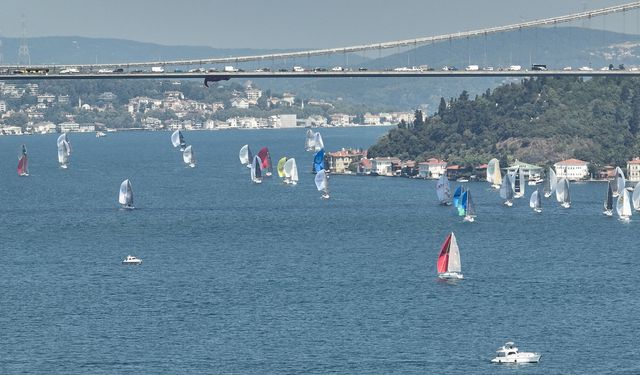 İstanbul Boğazı'nda askıya alınan gemi trafiği normale döndü