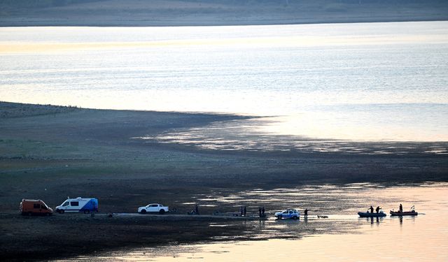 İzmir'de yangına müdahale eden helikopter düştü