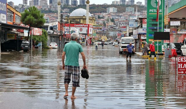 Samsun'da sel: 86 kişi güvenli bölgelere tahliye edildi