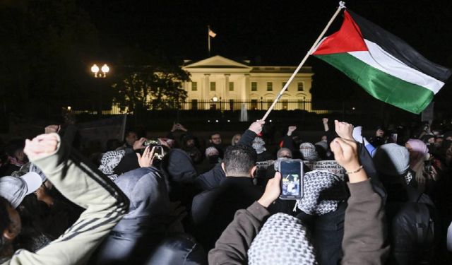 ABD'de Yahudi protestocular kongre üyelerinin odalarını bastı