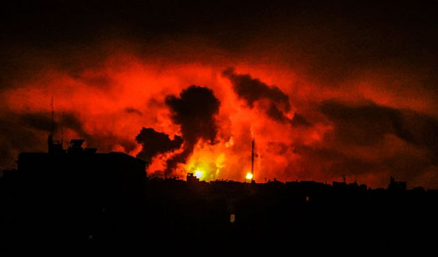 Gazze'nin dünyayla bağlantısını kesen İsrail'e dünya tepki gösterdi