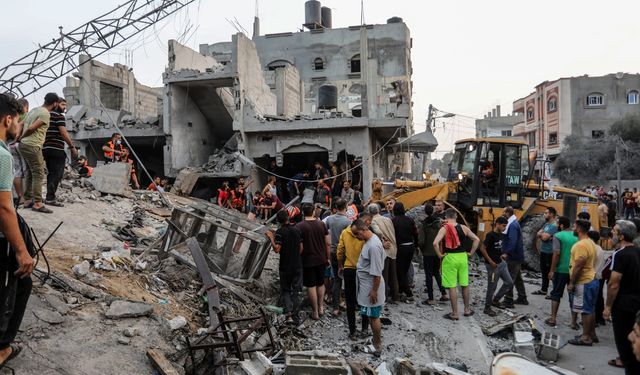 İsrail ordusu Gazze'nin kuzeyini yoğun şekilde bombalıyor