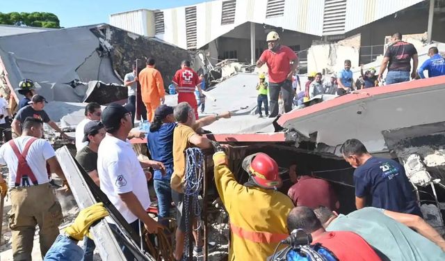 Meksika'da kilisenin çatısı çöktü: 7 kişi öldü, 30 kişi enkaz altında