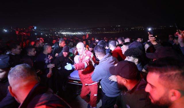 İsrail işgal güçleri, Ofer Cezaevi çevresinde yakınlarını bekleyen 3 Filistinliyi yaraladı