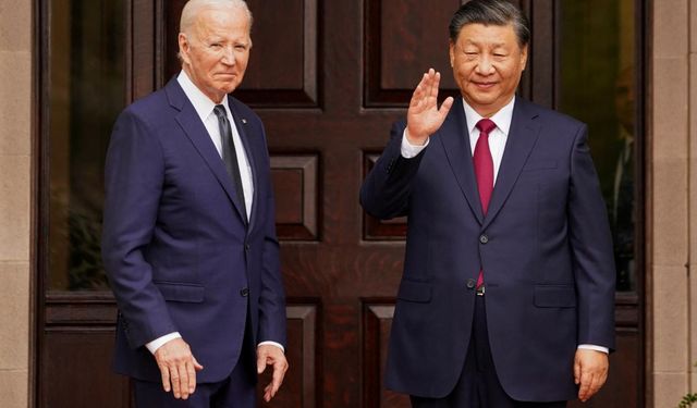 Biden ve Xi 1 yıl aranın ardından ilk kez yüz yüze görüştü