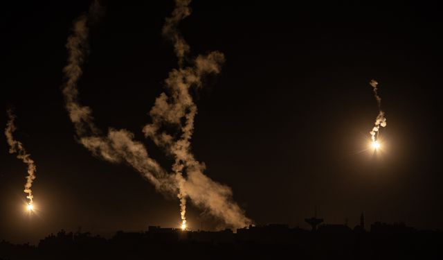 Gazze'de camiye hava saldırısı: 50 kişi şehit oldu