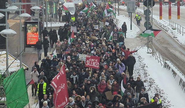 İsveç'te İsrail Büyükelçiliği önünde Filistin'e destek gösterisi