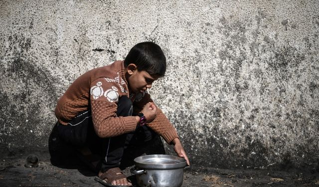 Gazze'de bir çocuk daha 'açlıktan' şehit düştü