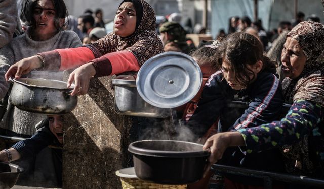 Pakistan: Gazze halkını zorla aç bırakmak savaş suçu anlamına gelir