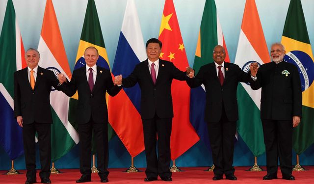 Putin, yaklaşık 30 ülkenin BRICS'e katılmak istediğini açıkladı