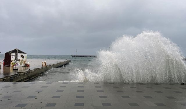 Meteoroloji'den Karadeniz'e fırtına uyarısı